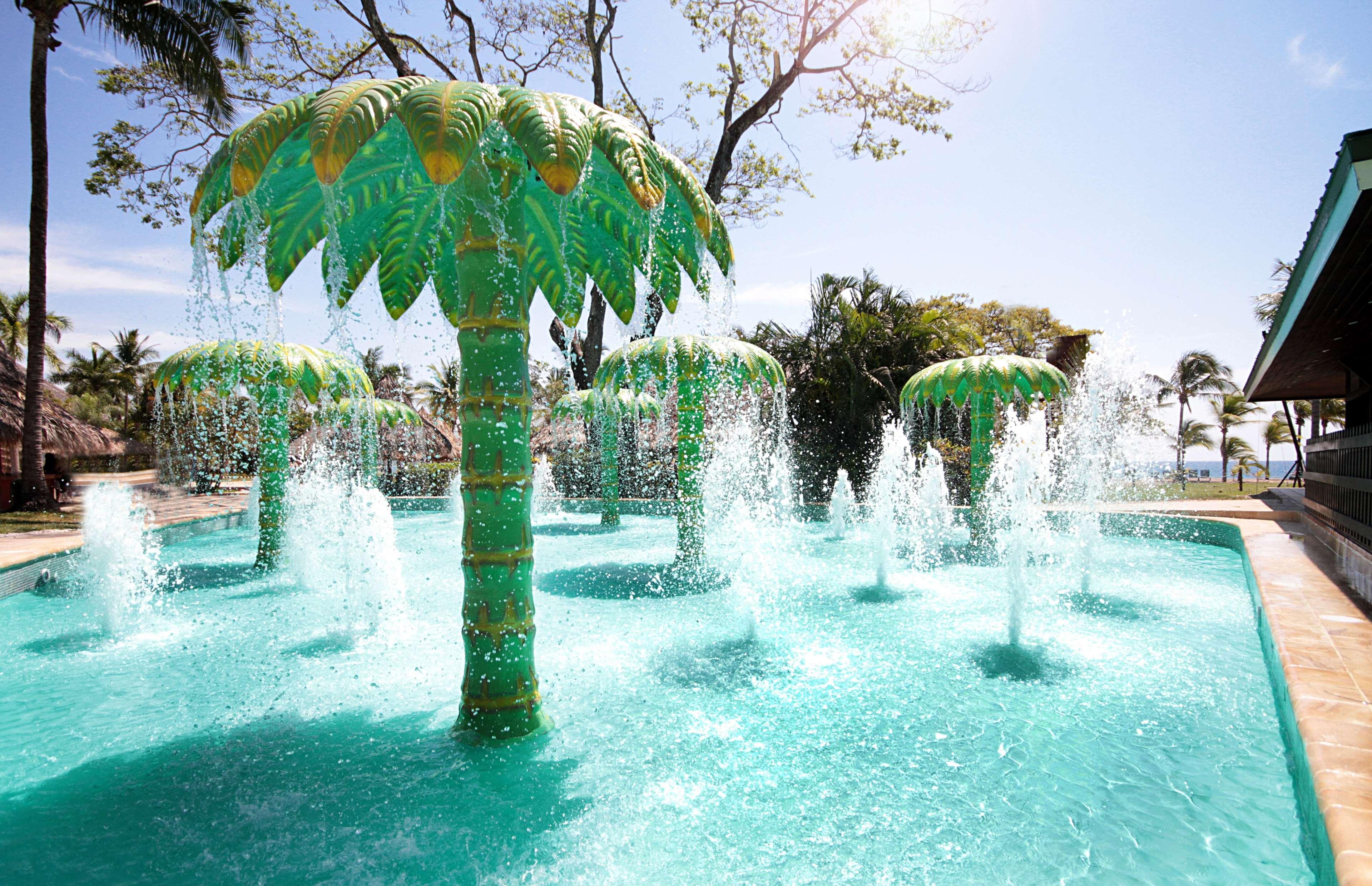 Barceló Tambor - All Inclusive Tambor (Puntarenas) Exterior foto Fountains at the Splash Jungle Water Park