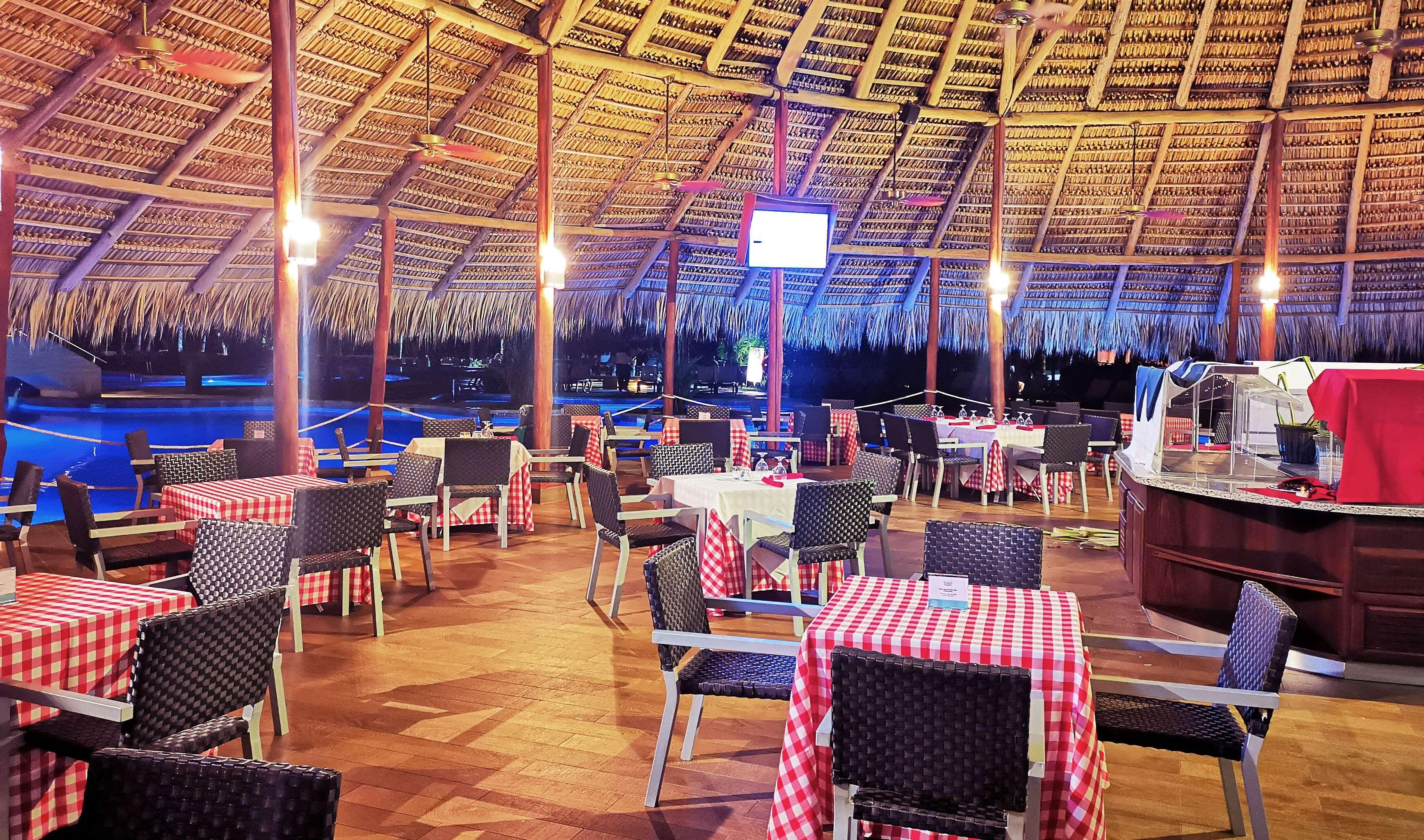 Barceló Tambor - All Inclusive Tambor (Puntarenas) Exterior foto Restaurant at the resort